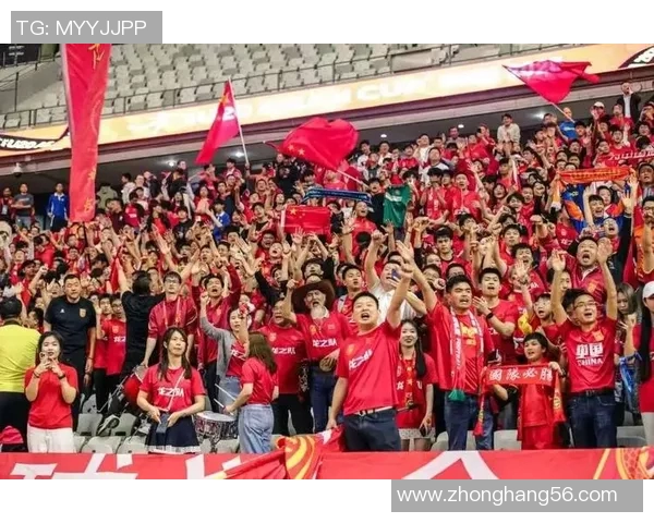 足球明星在中国庆祝生日盛典引发球迷热潮与媒体关注